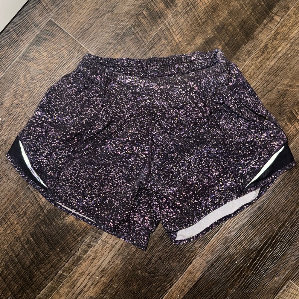 Lulu Lemon Hotty Hot 4” size 4